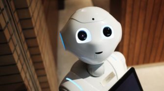 Chatbots helfen uns bei der Auswahl der richtigen Garderobe oder informieren uns über Lieferzeiten