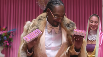 Snoop Dogg als Smoooth Dogg in einem Klarna-Werbespot