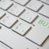 Tastatur, die anstatt der Enter-Taste eine Buy-Taste hat