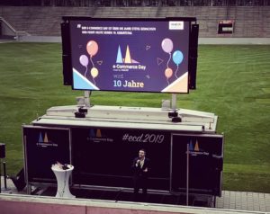 Gerald Schönbucher eröffnet den real.de E-Commerce Day 2019