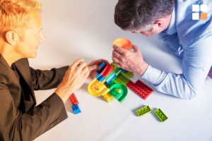 Marketing Automation Software Bau mit Legosteinen
