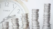 Marketing ROI Stapel von Münzen