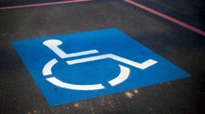 Barrierefreie Website Checkliste Behindertenparkplatz