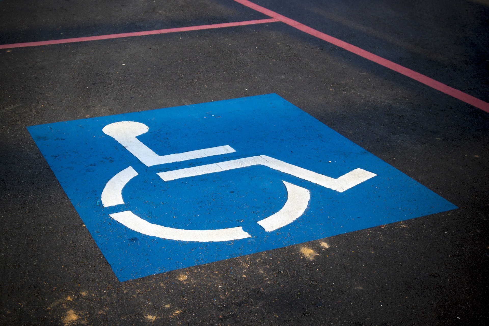 Barrierefreie Website Checkliste Behindertenparkplatz