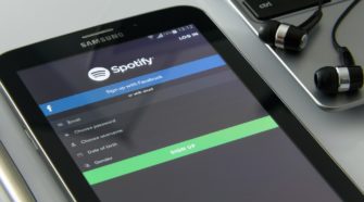 Audio-Marketing: Spotify übernimmt Podsights und Chartable