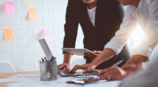 Personalisierung im Marketing Teamwork Brainstorming Meeting