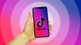 TikTok Shop TikTok auf dem Smartphone