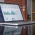 Digitale Resilienz Laptop mit Dashboard