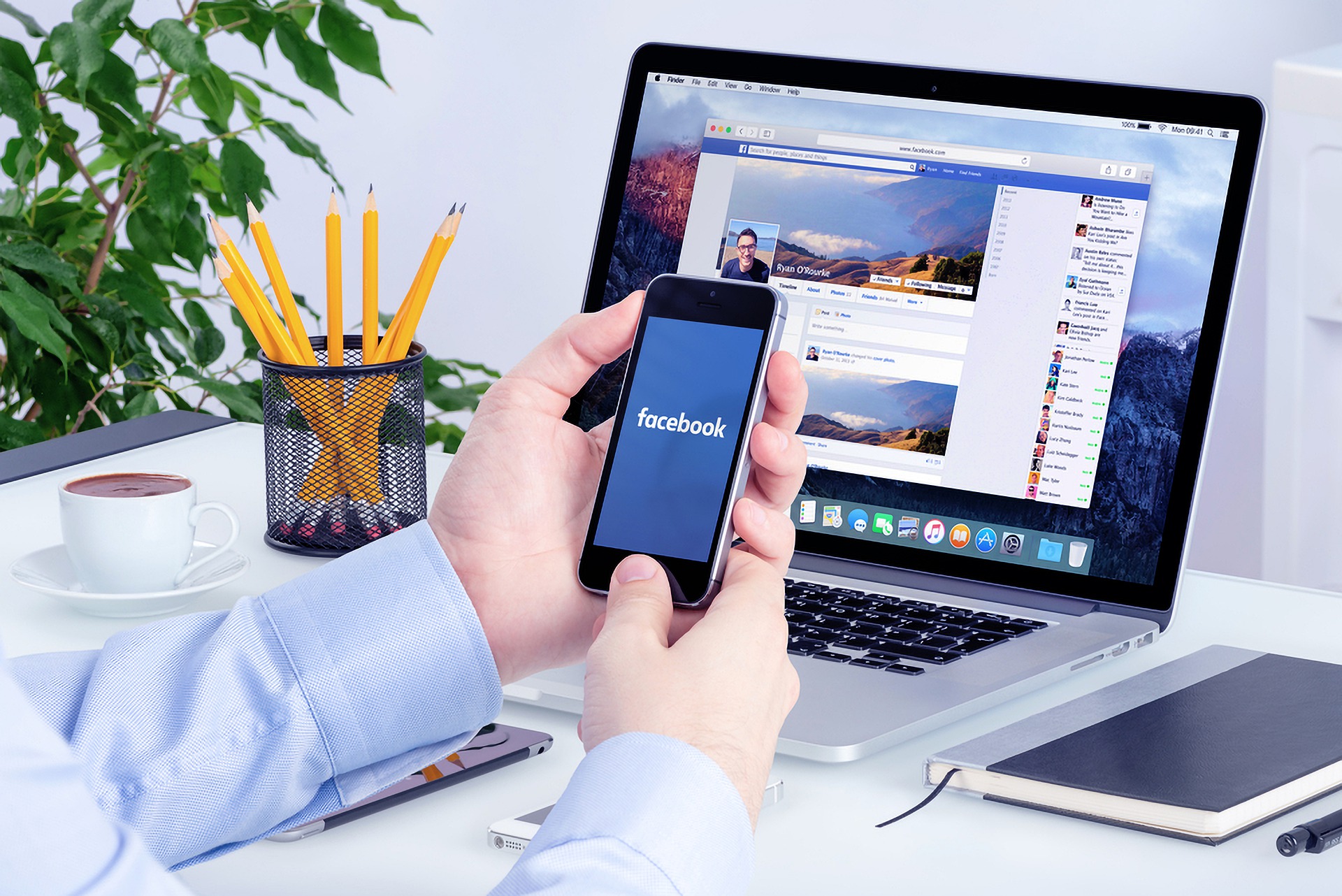 Facebook Ads Facebook am Desktop und Handy