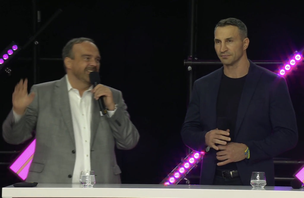 Zur Überraschung und großen Begeisterung war auch Wladimir Klitschko auf einen Kurzbesuch da und bereichtete von der Lage in der Ukraine