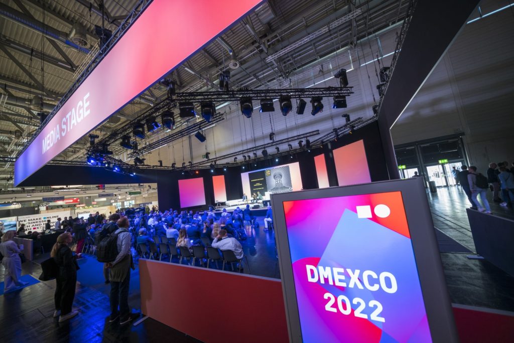 Bild einer Bühne auf der DMEXCO 2022