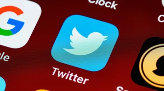 Das jetzt veraltete Twitter Icon auf dem Smartphone