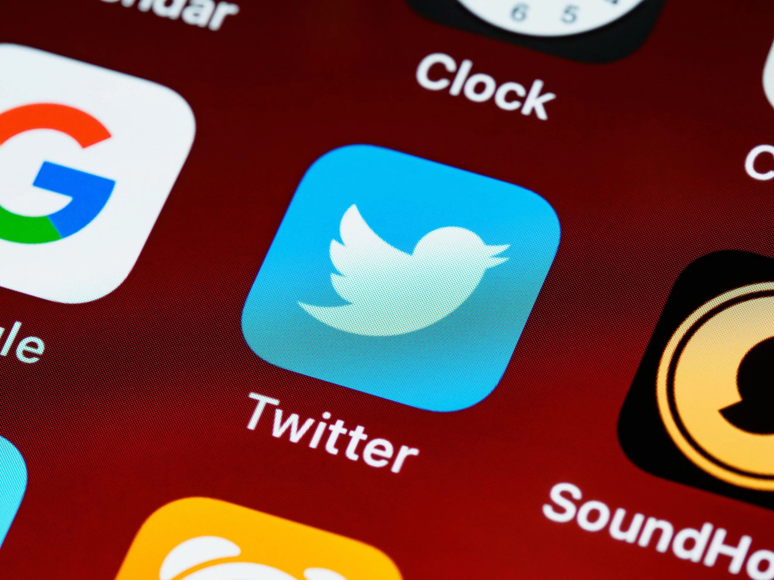 Das jetzt veraltete Twitter Icon auf dem Smartphone